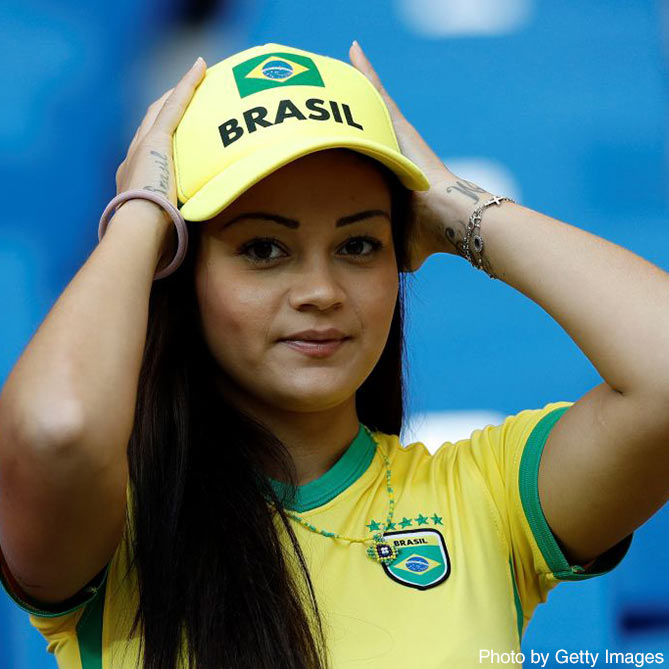 キャップ姿が素敵なブラジルの女性ファン【ブラジルvsスイス：GS第1節】