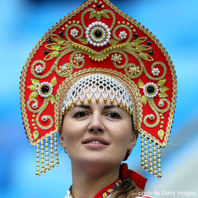 鮮やかな頭飾りのロシアサポーター【ロシアvsエジプト：GS第2節】