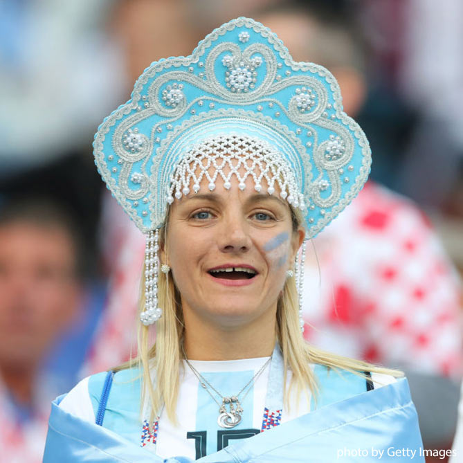 装飾が鮮やかなアルゼンチンの女性サポーター アルゼンチンvsクロアチア Gs第2節 写真 18ロシアw杯 サッカー Dメニュースポーツ