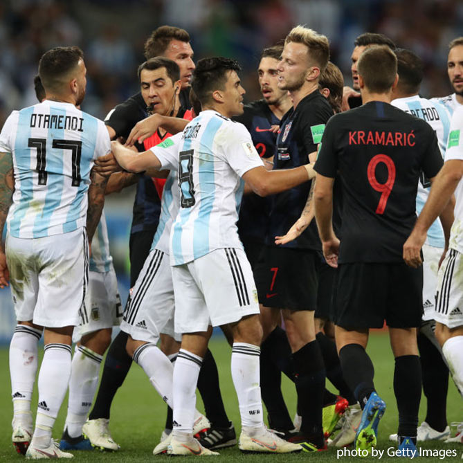 終盤は激しさが増してラフな展開に アルゼンチンvsクロアチア Gs第2節 写真 18ロシアw杯 サッカー Dメニュースポーツ