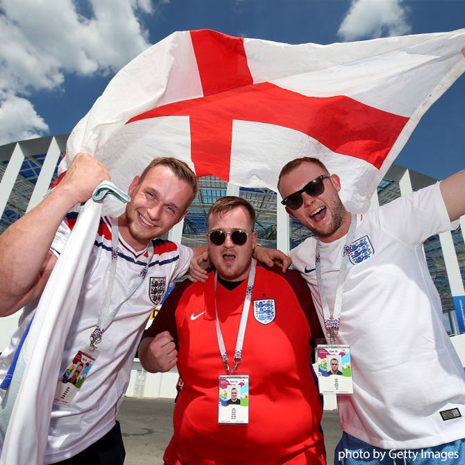 国旗を持つイングランドサポーター イングランドvsパナマ Gs第2節 写真 2018ロシアw杯 サッカー Dメニュースポーツ